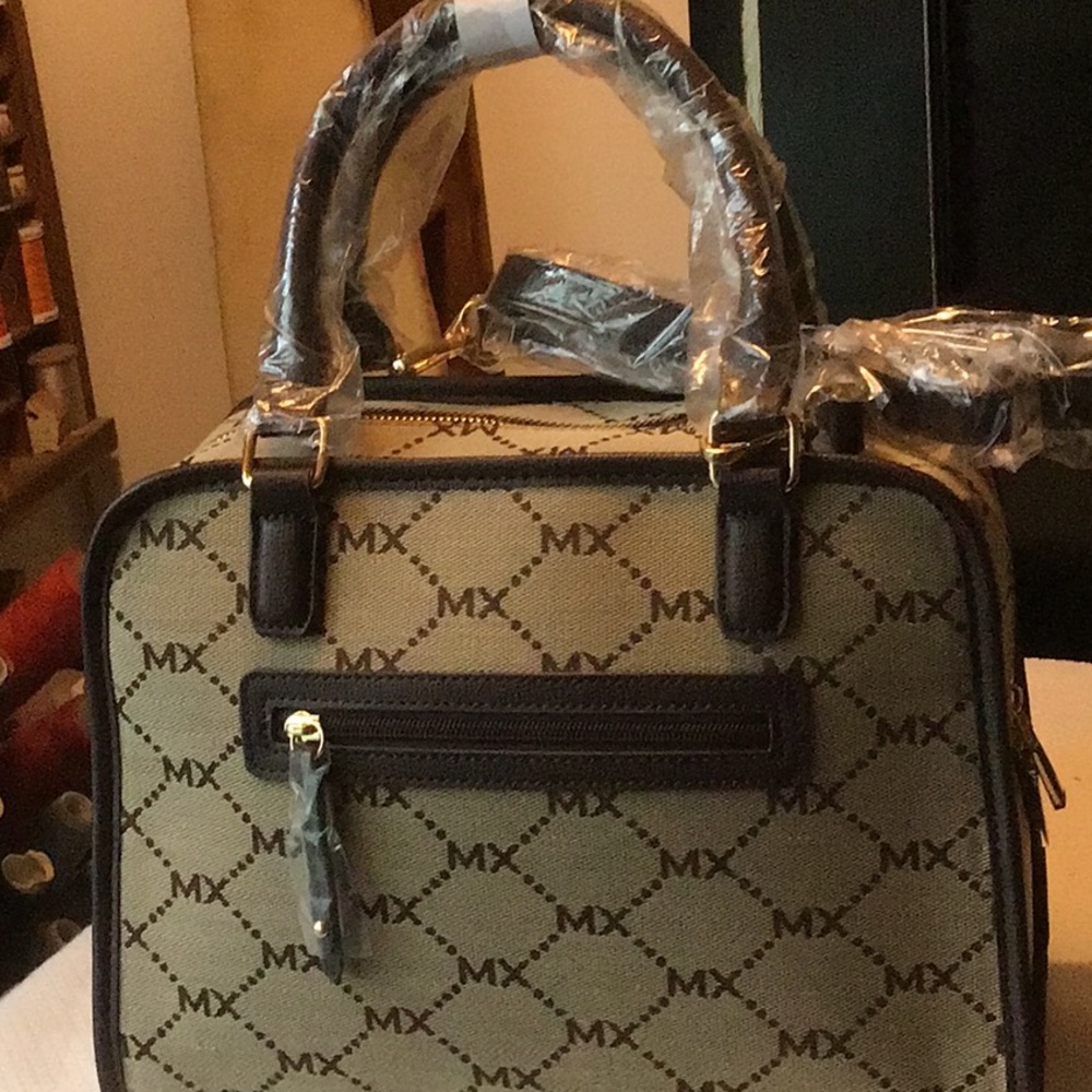 NWT Max Studio Satchel Handbag. Natural Color,  Double Handled,Detatchable Strap